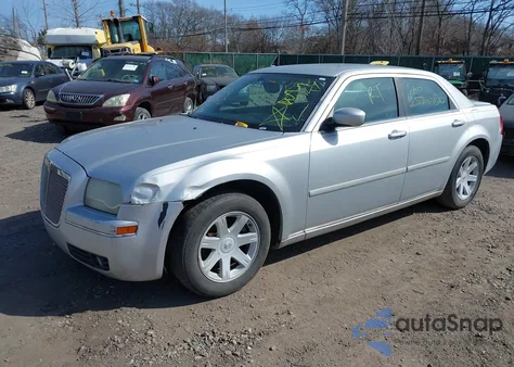 2005 Chrysler 300 Touring z USA, uszkodzony, nr VIN 2C3JA53G45H635155